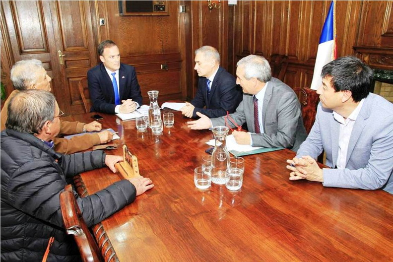 Alcalde de Pinto sostuvo reunión con el Ministro de Bienes Nacionales 10-09-2018 (9).jpg