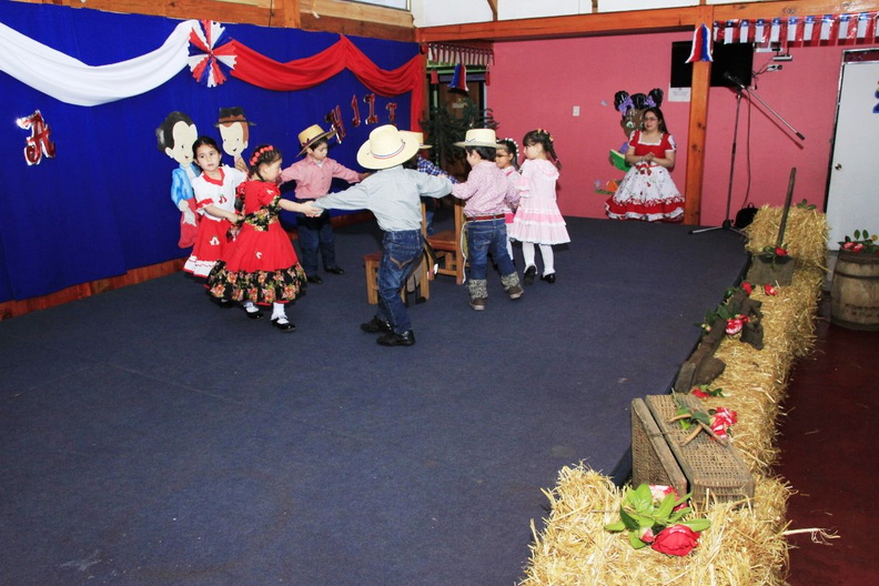Escuela Especial de Lenguaje Pinto y Aprendo hizo su Gala Folclórica 13-09-2018 (10)