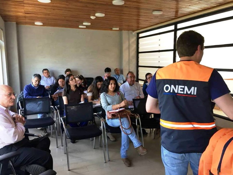 Funcionarios de la ONEMI efectúan charlas en Pinto sobre el simulacro por el Complejo Volcánico Nevados de Chillán 08-11-2018 (7).jpg