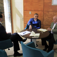 Seremi de Educación sostuvo reunión con el Alcalde de Pinto
