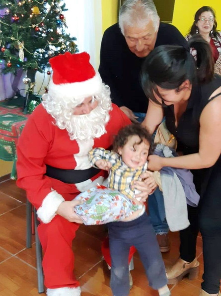 I. Municipalidad de Pinto continúa con la tradicional entrega de regalos a varios sectores de la comuna 16-12-2018 (38)