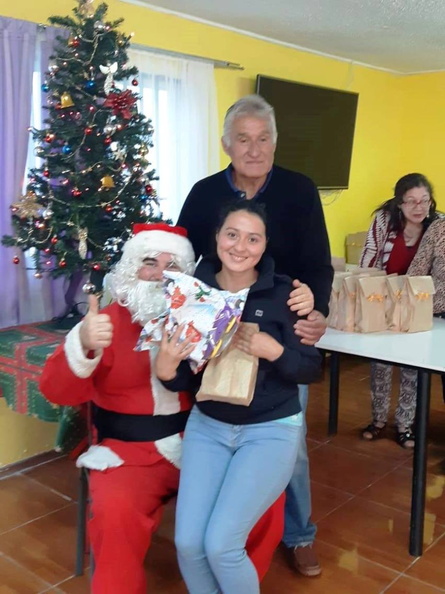 I. Municipalidad de Pinto continúa con la tradicional entrega de regalos a varios sectores de la comuna 16-12-2018 (78)