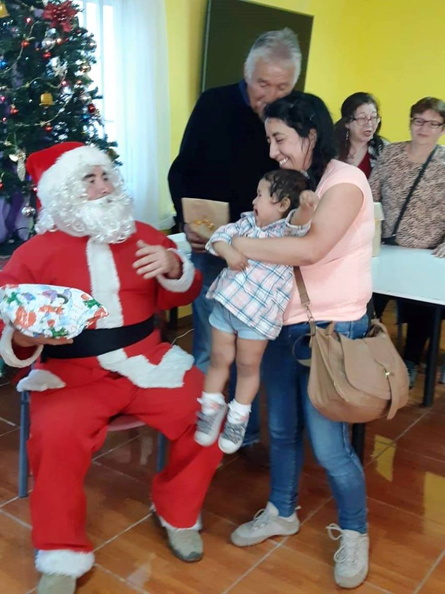 I. Municipalidad de Pinto continúa con la tradicional entrega de regalos a varios sectores de la comuna 16-12-2018 (113)
