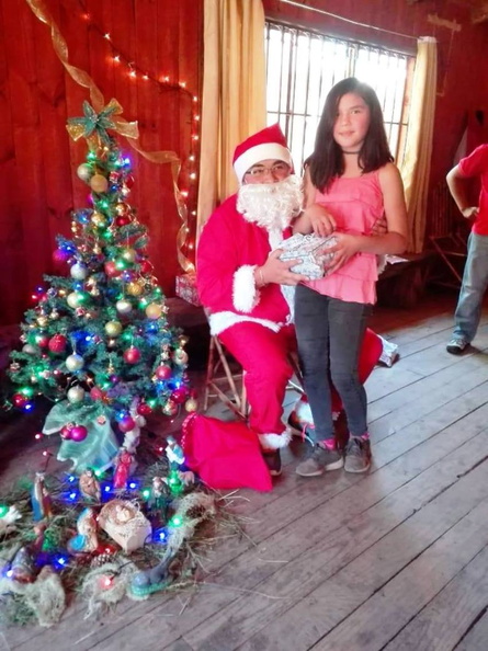 I. Municipalidad de Pinto continúa con la tradicional entrega de regalos a varios sectores de la comuna 16-12-2018 (123)