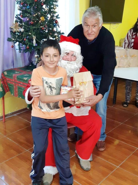 I. Municipalidad de Pinto continúa con la tradicional entrega de regalos a varios sectores de la comuna 16-12-2018 (125)