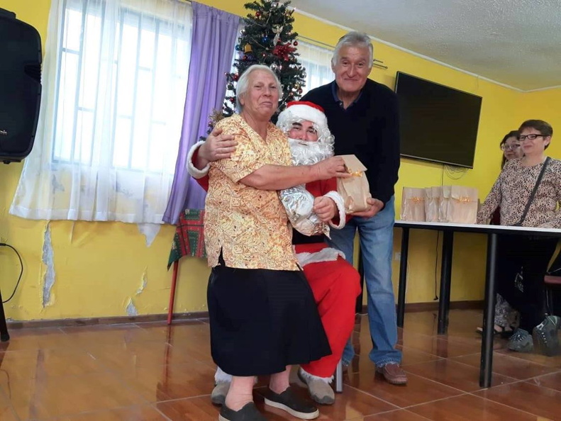 I. Municipalidad de Pinto continúa con la tradicional entrega de regalos a varios sectores de la comuna 16-12-2018 (148)