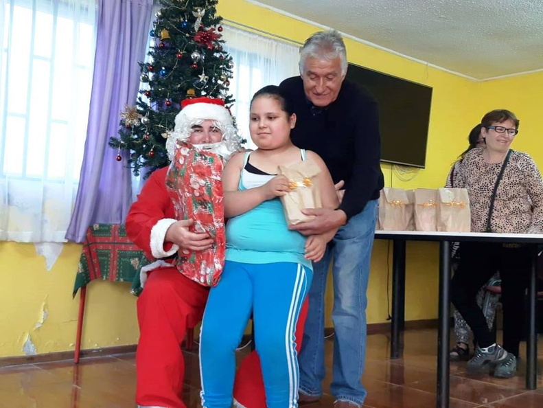 I. Municipalidad de Pinto continúa con la tradicional entrega de regalos a varios sectores de la comuna 16-12-2018 (157)