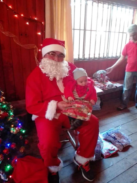 I. Municipalidad de Pinto continúa con la tradicional entrega de regalos a varios sectores de la comuna 16-12-2018 (176)