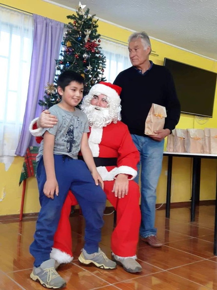 I. Municipalidad de Pinto continúa con la tradicional entrega de regalos a varios sectores de la comuna 16-12-2018 (179)