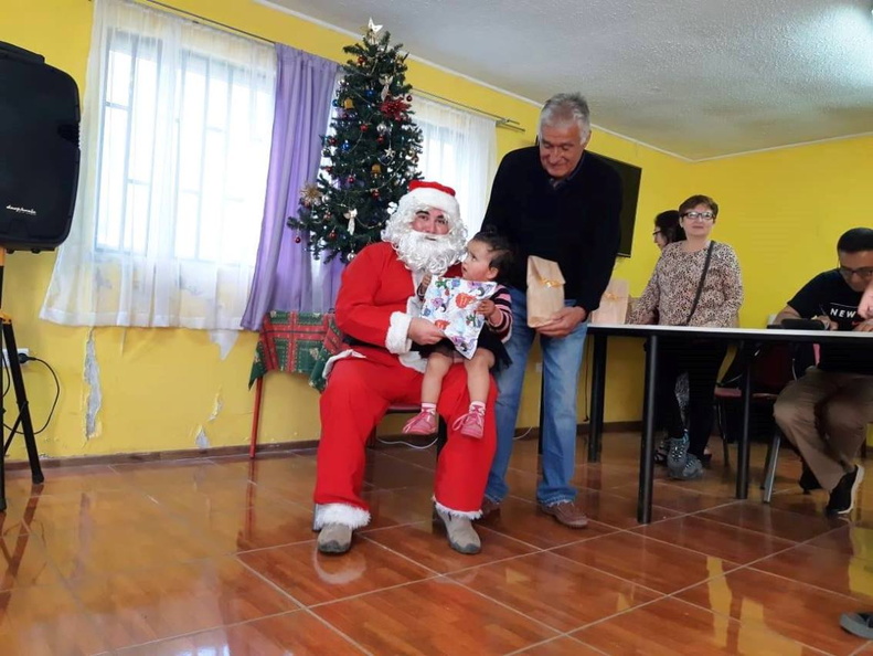 I. Municipalidad de Pinto continúa con la tradicional entrega de regalos a varios sectores de la comuna 16-12-2018 (180)
