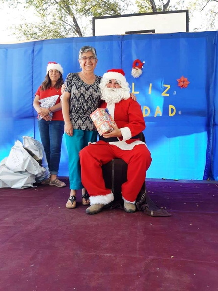 I. Municipalidad de Pinto continúa con la tradicional entrega de regalos a varios sectores de la comuna 16-12-2018 (208)