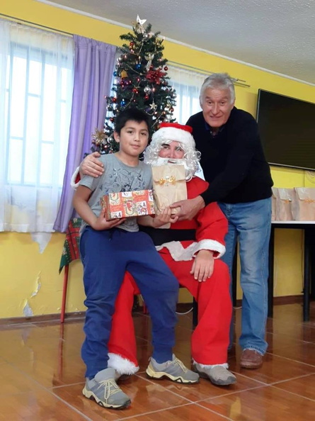I. Municipalidad de Pinto continúa con la tradicional entrega de regalos a varios sectores de la comuna 16-12-2018 (217)