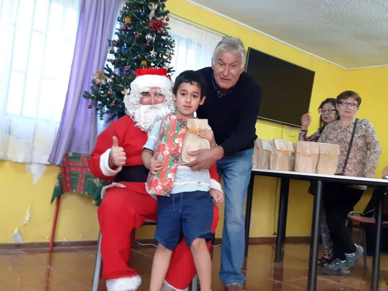 I. Municipalidad de Pinto continúa con la tradicional entrega de regalos a varios sectores de la comuna 16-12-2018 (269)