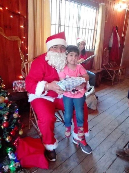 I. Municipalidad de Pinto continúa con la tradicional entrega de regalos a varios sectores de la comuna 16-12-2018 (275)