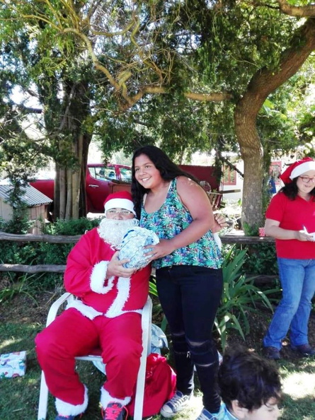 I. Municipalidad de Pinto continúa con la tradicional entrega de regalos a varios sectores de la comuna 16-12-2018 (282)