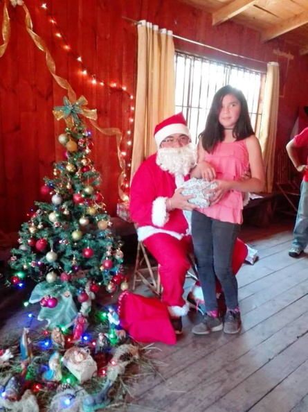 I. Municipalidad de Pinto continúa con la tradicional entrega de regalos a varios sectores de la comuna 16-12-2018 (298)