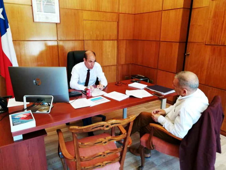 Alcalde Manuel Guzmán Aedo se reunió con el Intendente de la Región de Ñuble 17-12-2018 (5)
