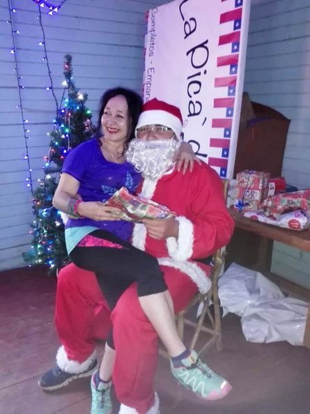 I. Municipalidad de Pinto entrega últimos regalos de navidad a varios sectores de la comuna 18-12-2018 (5).jpg
