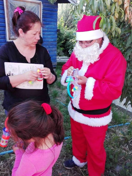 I. Municipalidad de Pinto entrega últimos regalos de navidad a varios sectores de la comuna 18-12-2018 (9).jpg