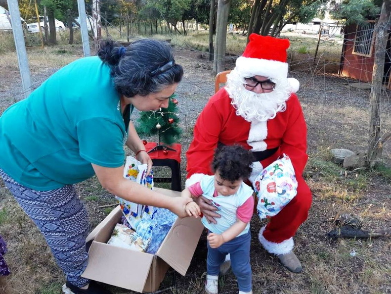 I. Municipalidad de Pinto entrega últimos regalos de navidad a varios sectores de la comuna 18-12-2018 (19)