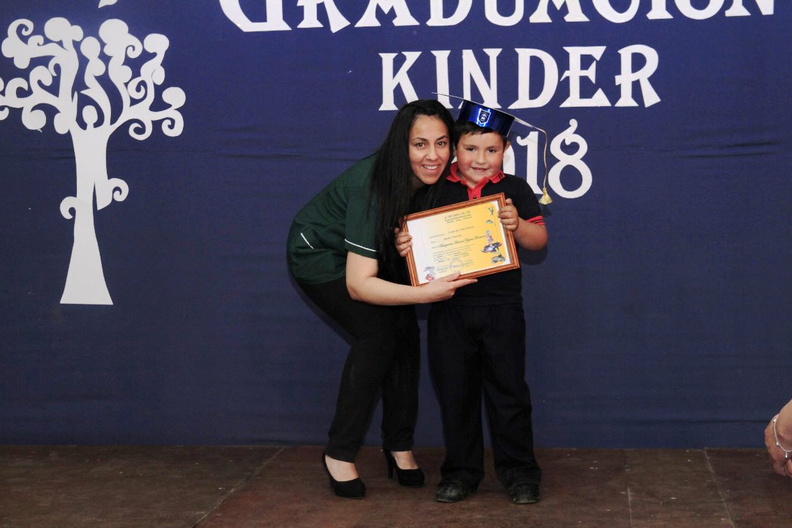 Graduación de alumnos de Kinder fue realizada en la Escuela José Toha Soldevilla 18-12-2018 (10)