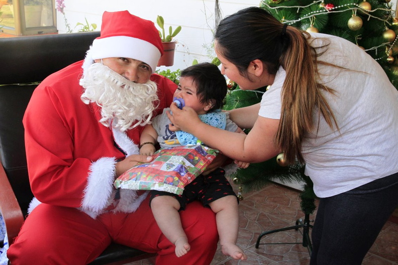 Entrega de Juguetes de Navidad fue realizada en los sectores de Pincura y El Rosal sector 1 19-12-2018 (16).jpg
