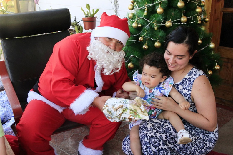 Entrega de Juguetes de Navidad fue realizada en los sectores de Pincura y El Rosal sector 1 19-12-2018 (18)