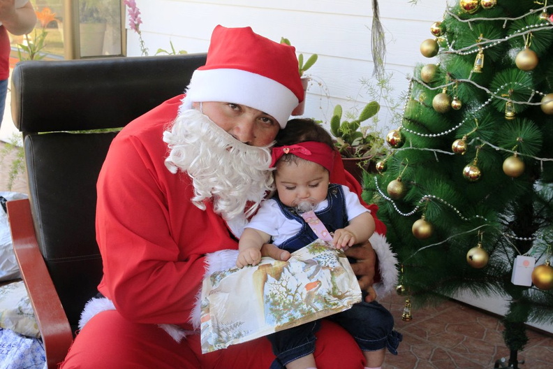 Entrega de Juguetes de Navidad fue realizada en los sectores de Pincura y El Rosal sector 1 19-12-2018 (26)