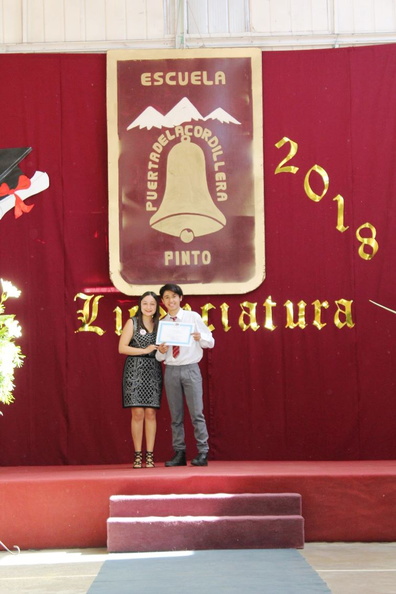 Licenciatura de 8° Básico de la Escuela Puerta de la Cordillera 19-12-2018 (10).jpg