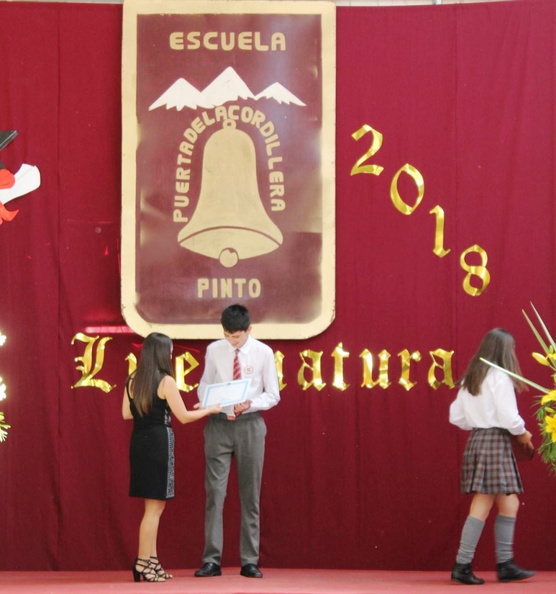 Licenciatura de 8° Básico de la Escuela Puerta de la Cordillera 19-12-2018 (21).jpg