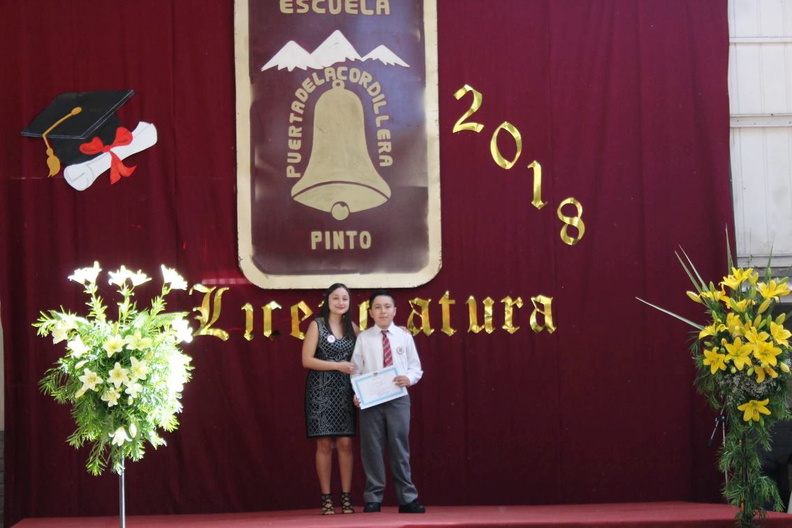 Licenciatura de 8° Básico de la Escuela Puerta de la Cordillera 19-12-2018 (22).jpg