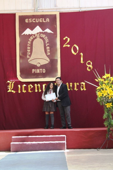 Licenciatura de 8° Básico de la Escuela Puerta de la Cordillera 19-12-2018 (23).jpg