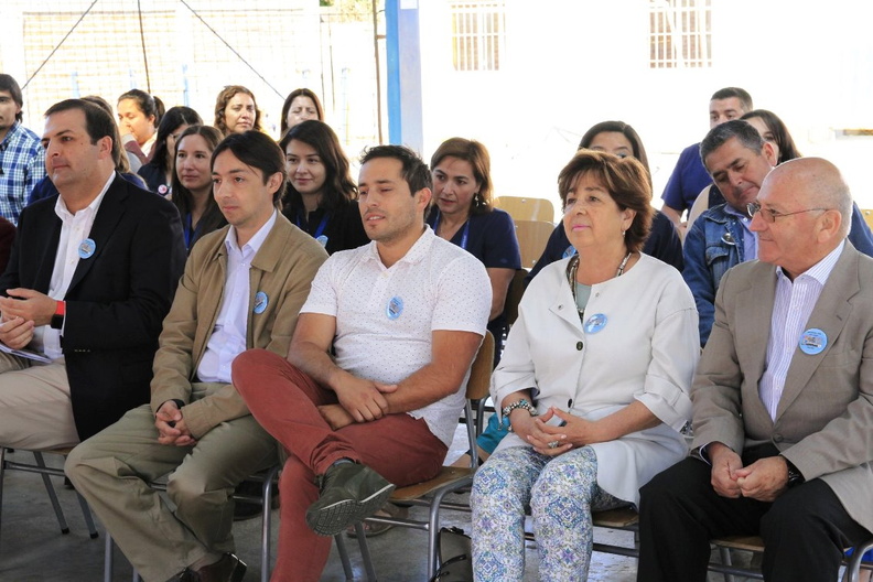 Inauguración de clínica dental móvil fue realizada en la Escuela Puerta de la Cordillera 20-12-2018 (5)