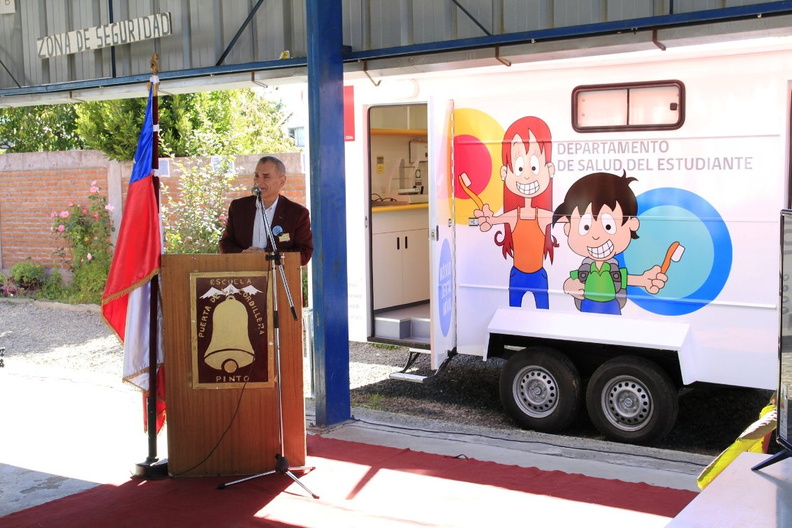 Inauguración de clínica dental móvil fue realizada en la Escuela Puerta de la Cordillera 20-12-2018 (10).jpg