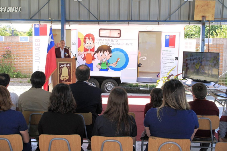 Inauguración de clínica dental móvil fue realizada en la Escuela Puerta de la Cordillera 20-12-2018 (11).jpg