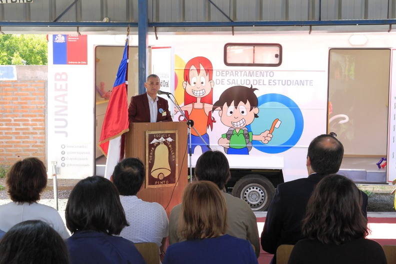Inauguración de clínica dental móvil fue realizada en la Escuela Puerta de la Cordillera 20-12-2018 (12)