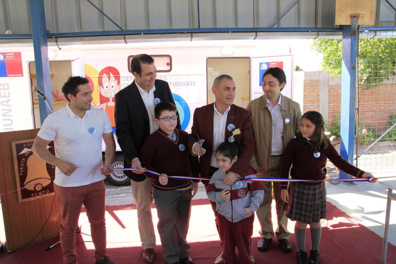 Inauguración de clínica dental móvil fue realizada en la Escuela Puerta de la Cordillera 20-12-2018 (21).jpg