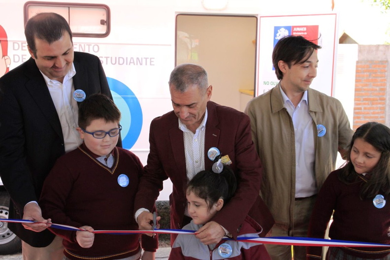 Inauguración de clínica dental móvil fue realizada en la Escuela Puerta de la Cordillera 20-12-2018 (22)