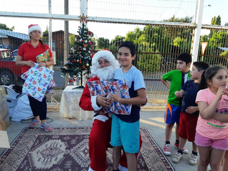 Entrega de Juguetes de Navidad fue realizada en la Villa Padre Hurtado y en la Villa Manuel Rodríguez 21-12-2018 (9)