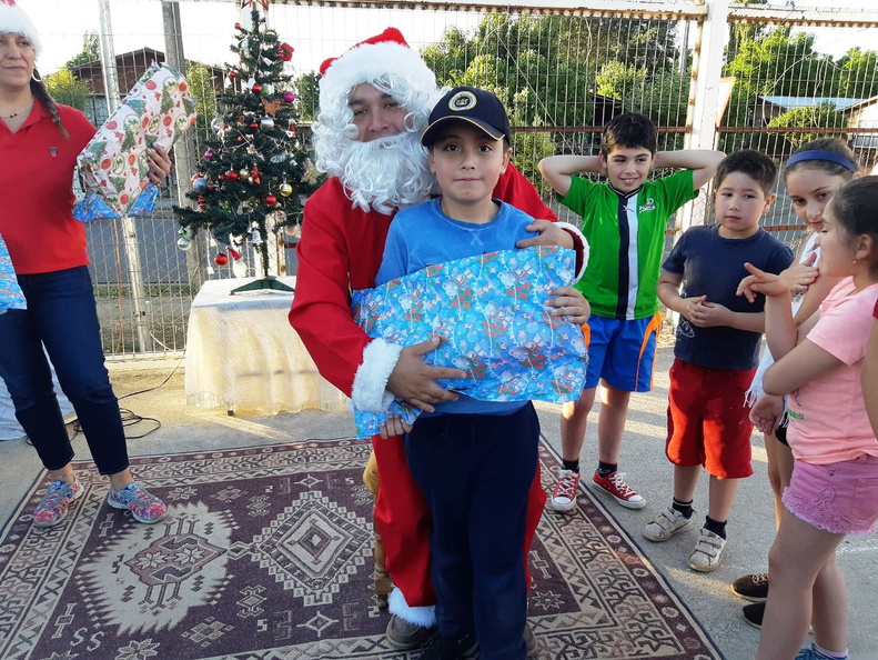 Entrega de Juguetes de Navidad fue realizada en la Villa Padre Hurtado y en la Villa Manuel Rodríguez 21-12-2018 (21)