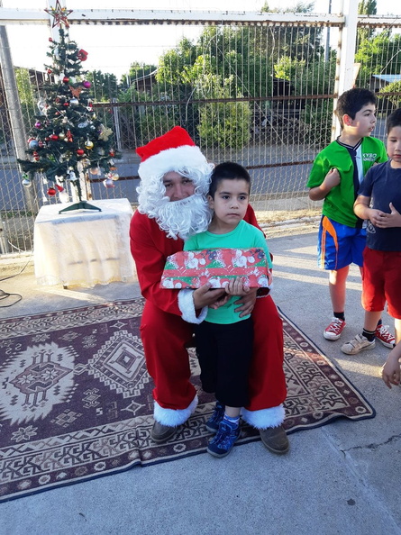 Entrega de Juguetes de Navidad fue realizada en la Villa Padre Hurtado y en la Villa Manuel Rodríguez 21-12-2018 (134).jpg
