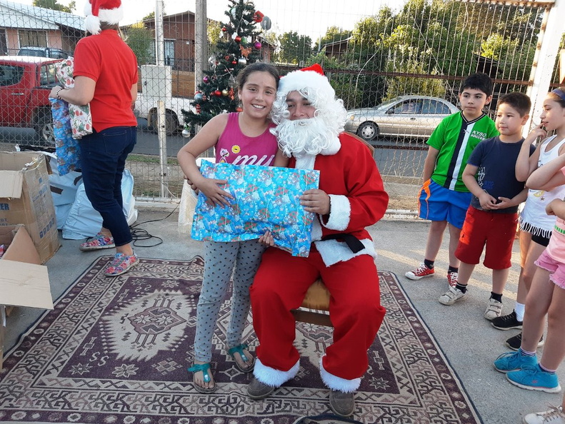 Entrega de Juguetes de Navidad fue realizada en la Villa Padre Hurtado y en la Villa Manuel Rodríguez 21-12-2018 (142).jpg