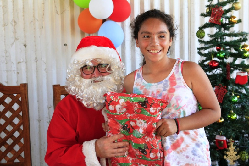 Entrega de regalos de navidad fue realizada en El Rosal y Las Trancas 22-12-2018 (4)