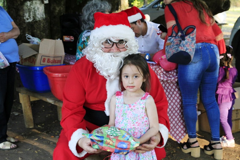 Entrega de regalos de navidad fue realizada en El Rosal y Las Trancas 22-12-2018 (16).jpg