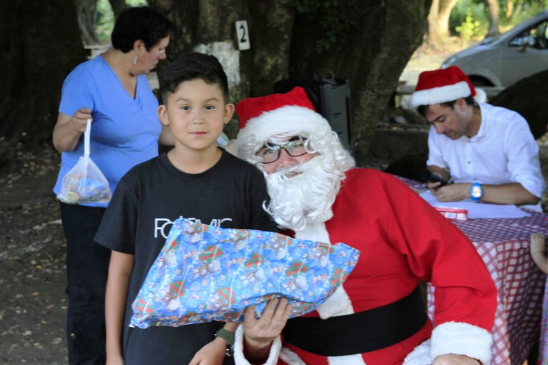 Entrega de regalos de navidad fue realizada en El Rosal y Las Trancas 22-12-2018 (27)