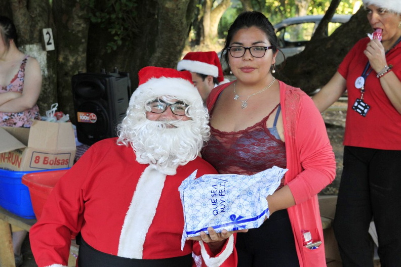 Entrega de regalos de navidad fue realizada en El Rosal y Las Trancas 22-12-2018 (45).jpg