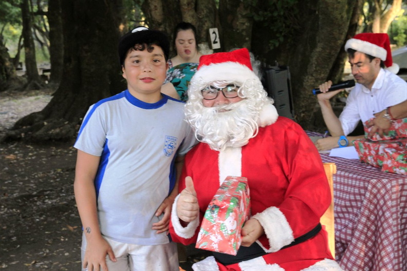 Entrega de regalos de navidad fue realizada en El Rosal y Las Trancas 22-12-2018 (52).jpg