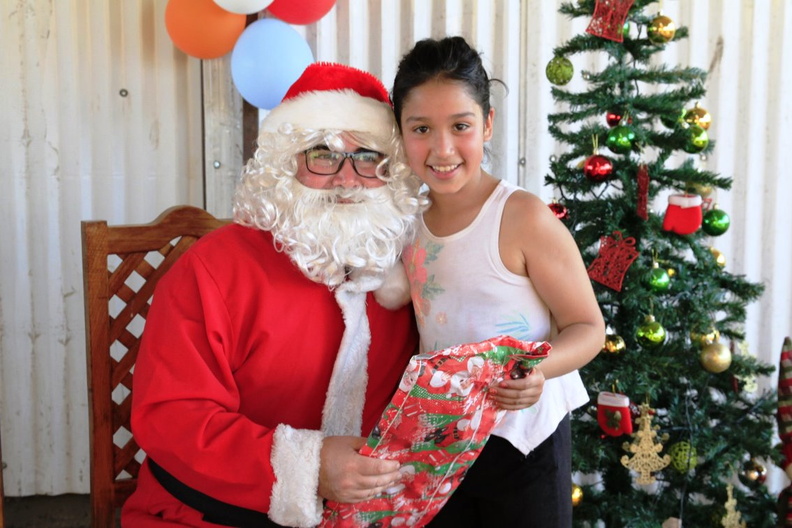 Entrega de regalos de navidad fue realizada en El Rosal y Las Trancas 22-12-2018 (61)