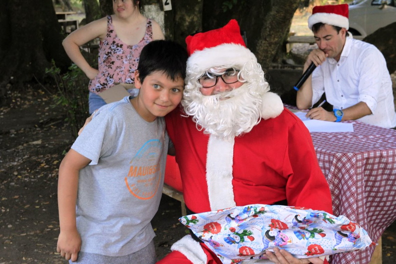 Entrega de regalos de navidad fue realizada en El Rosal y Las Trancas 22-12-2018 (63)