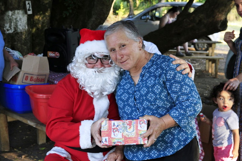 Entrega de regalos de navidad fue realizada en El Rosal y Las Trancas 22-12-2018 (84).jpg